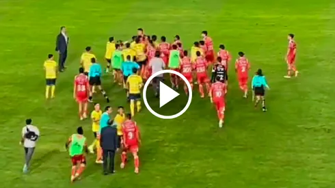 América vs. Necaxa acabó muy caliente.