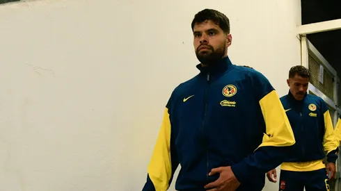 Néstor Araujo se retiró lesionado del partido ante Necaxa