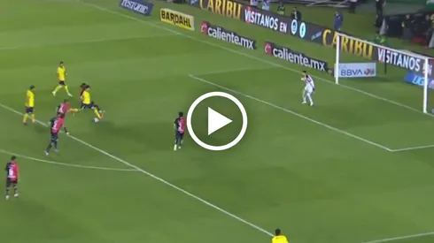 Víctor Dávila se estrena con América marcando un golazo ante Atlas