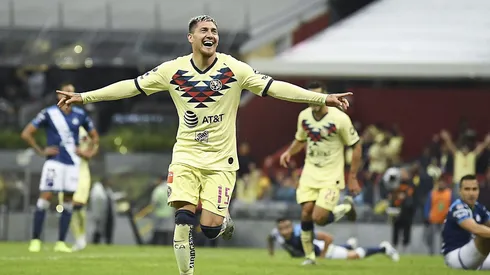 Nicolás Castillo estuvo muy atento al Clásico Nacional