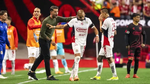 Chicharito no jugará el Clásico Nacional ante América