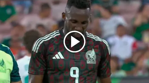 Julián Quiñones salió lesionado con el Tri.