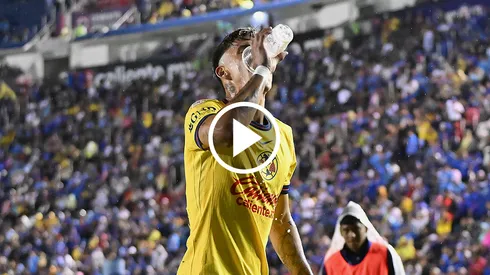 El Chicote no dudó dos veces en tomarle al vaso de las gradas.