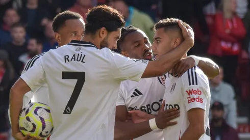 Raúl Jiménez habló del penal que no le cedió Andreas Pereira