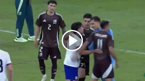 Zendejas se involucró con empujones ante los mexicanos.