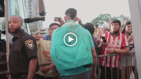 La épica manera en que Chicote ignoró a un aficionado de Chivas