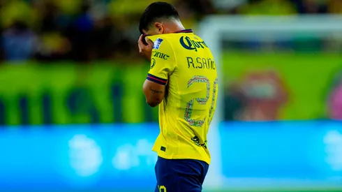 La afición del América sentencia a Richard Sánchez.