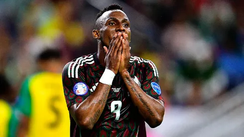 Julián Quiñones es borrado del Tri.