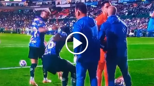 Aguirre explotó contra la actitud de su compañero tras ir empatados en el marcador.