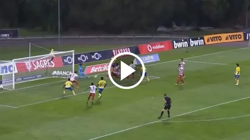 Guillermo Ochoa fue clave en el empate del AVS