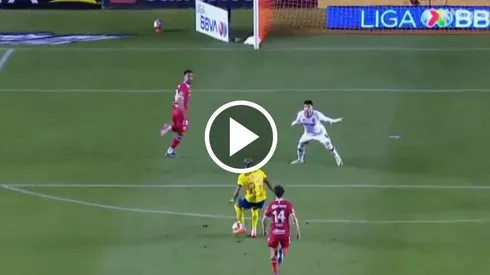 La increíble falla de Rodrigo Aguirre ante Toluca