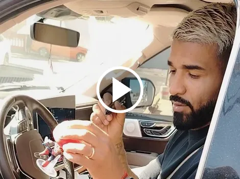 Rodrigo Aguirre la rompe con gesto inolvidable hacia un pequeño fan