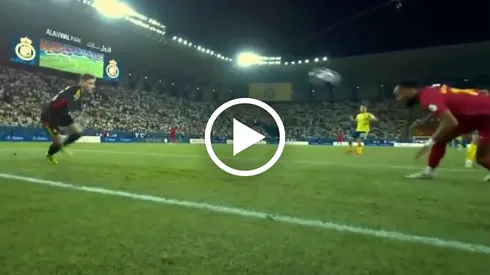 La acrobática asistencia de Julián Quiñones ante Al-Nassr de Cristiano Ronaldo