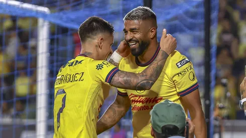 Amistad charrúa en el América.