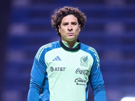 AVS contradice a los aficionados con respecto a Guillermo Ochoa