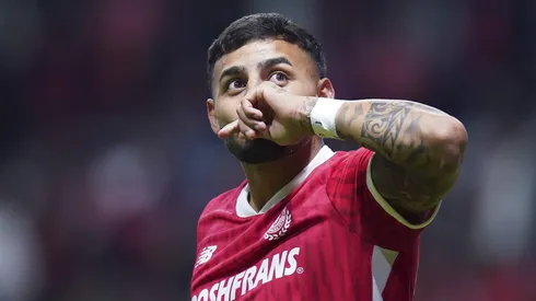 Alexis Vega no llegará al América