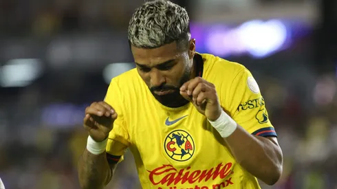 Rodrigo Aguirre relanza su carrera en América.