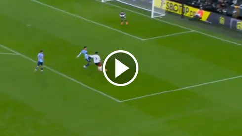 Jiménez se lució con un golazo ante el Arsenal.