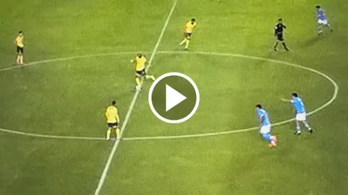 Cruz Azul reclama una jugada de media cancha.