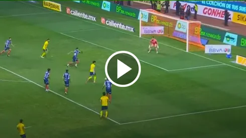 La jugada de fantasía y error garrafal de Kevin Álvarez en una misma jugada