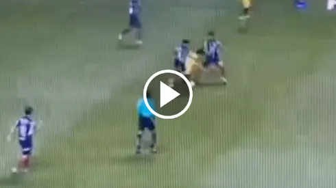 Había falta sobre Zendejas antes del gol.