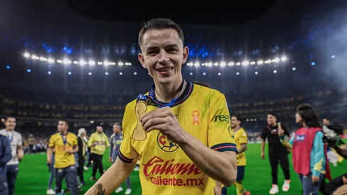 Fidalgo demostró su amor por el Club América.