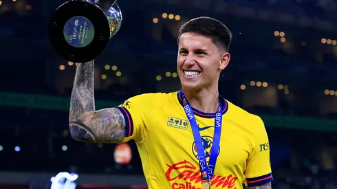 El increíble gesto de Brian Rodríguez con niños de la localidad donde creció