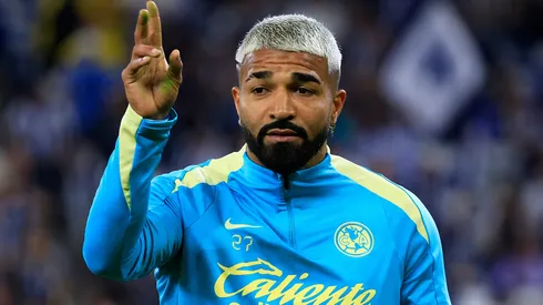 Rodrigo Aguirre reaparece tras ser hospitalizado en Uruguay