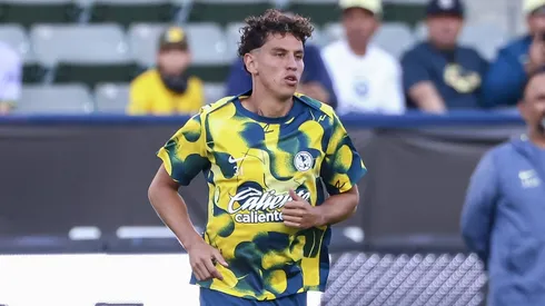 Lichnovsky rompe el silencio y revela si saldrá del América para este 2025