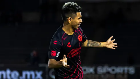 América se fija en Efraín Álvarez.