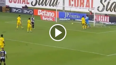 Memo Ochoa volvió a jugar en Portugal