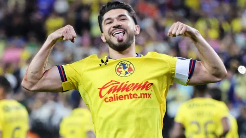 Henry Martín, delantero de las Águilas del América, con su clásico festejo de gol.