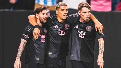 Lionel Messi se quedó con una playera del América