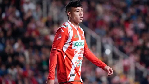 Emilio Lara vuelve a ser borrado.