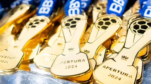 América sigue firme en la pelea.