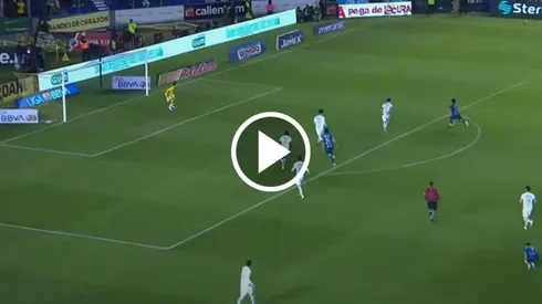 Alejandro Zendejas anota otro gol.