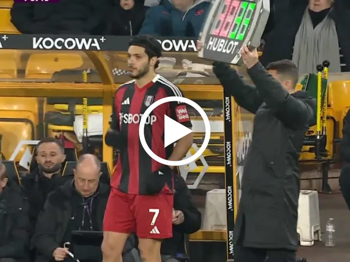 El espectacular recibimiento de la afición de Wolves a Raúl Jiménez