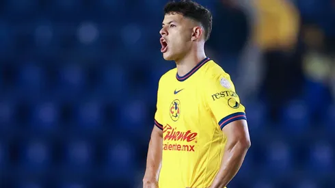 No le quedó de otra más que salir.