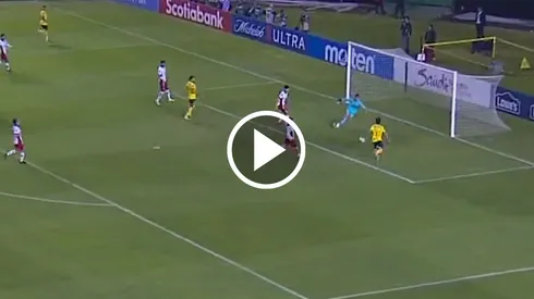 Zendejas sentenció a Chivas con gol y festejo y puso el 3-0