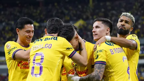 América sigue esperando a sus futbolistas.