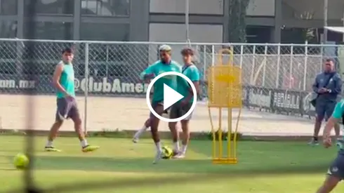 Rodrigo Aguirre entrenó con normalidad con sus compañeros