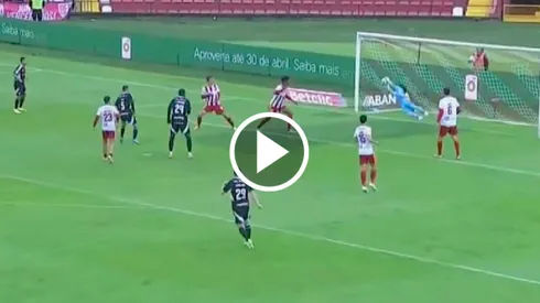 Ochoa se lució con una espectacular atajada