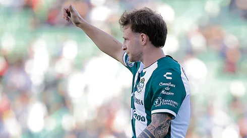 América podría buscar un joven de Santos.