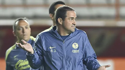 André Jardine explotó contra el arbitraje