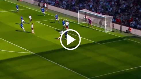 Raúl Jiménez marcó un golazo de cabeza