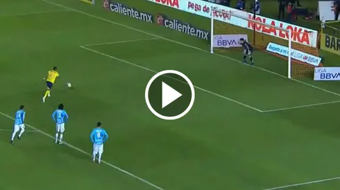 Búfalo Aguirre y su "oso" en el América vs. Pachuca