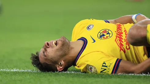 Sebastián Cáceres volvió a salir por una molestia.