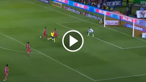 Rodrigo Aguirre tuvo la mejor ocasión del partido