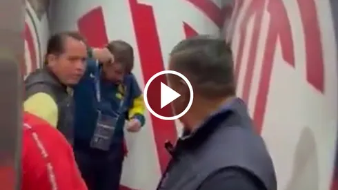 Azcárraga habría sido bañado en cerveza.