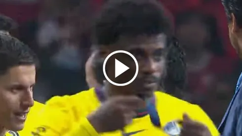 Dilrosun protagonizó un polémico momento en la premiación